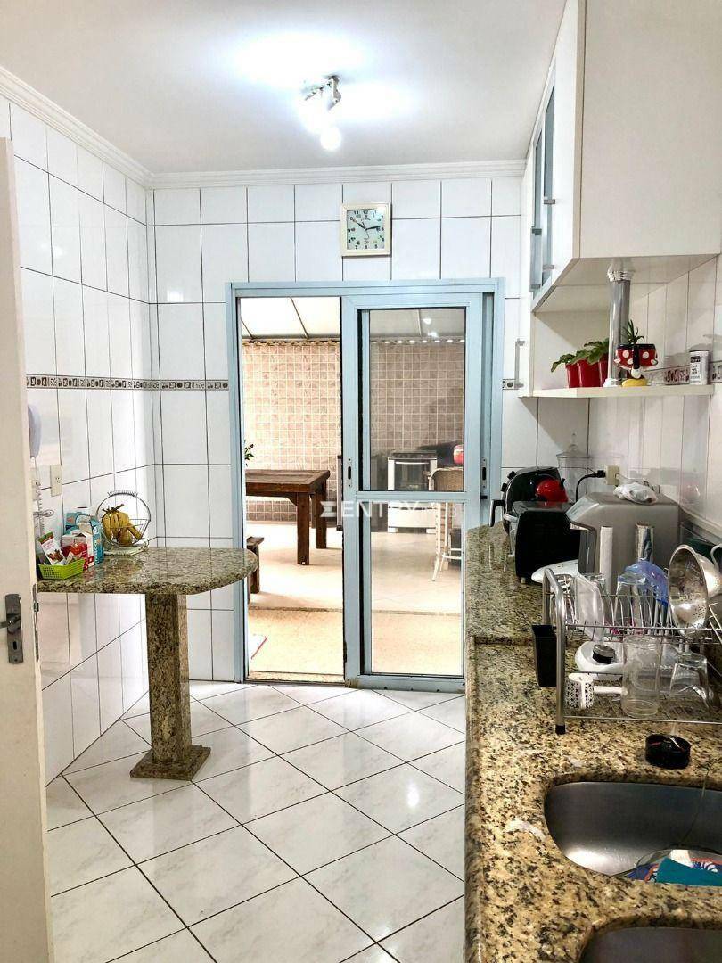 Casa de Condomínio para alugar com 4 quartos, 176m² - Foto 16