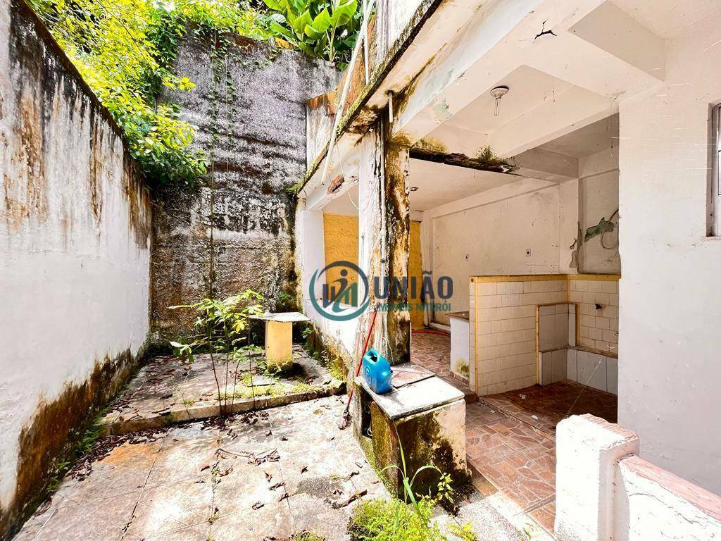 Casa à venda com 3 quartos, 80m² - Foto 6