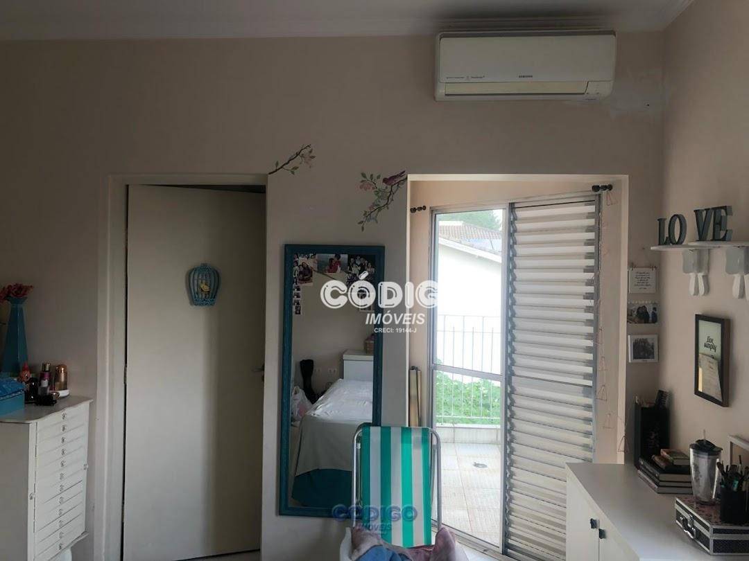 Sobrado à venda com 4 quartos, 250m² - Foto 14