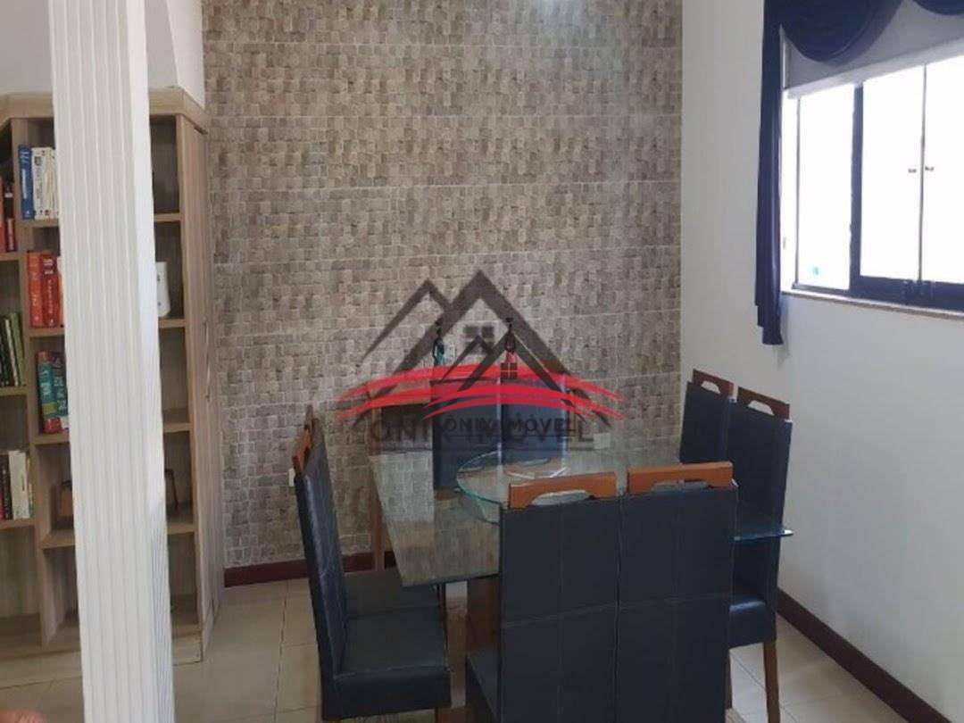 Casa de Condomínio à venda com 4 quartos, 250m² - Foto 5