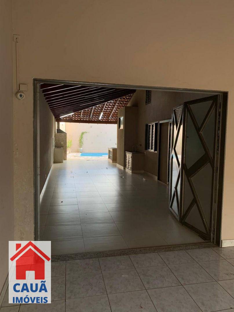 Casa à venda e aluguel com 3 quartos, 240m² - Foto 9