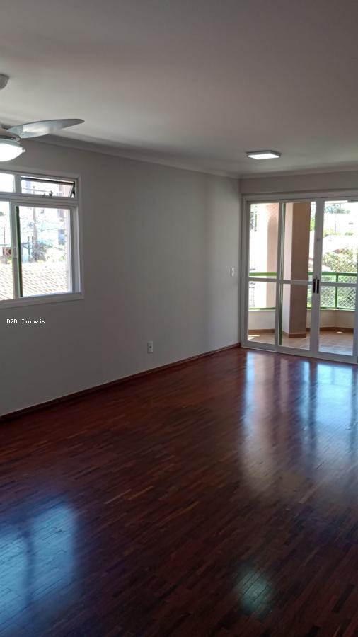 Apartamento à venda com 3 quartos, 129m² - Foto 1