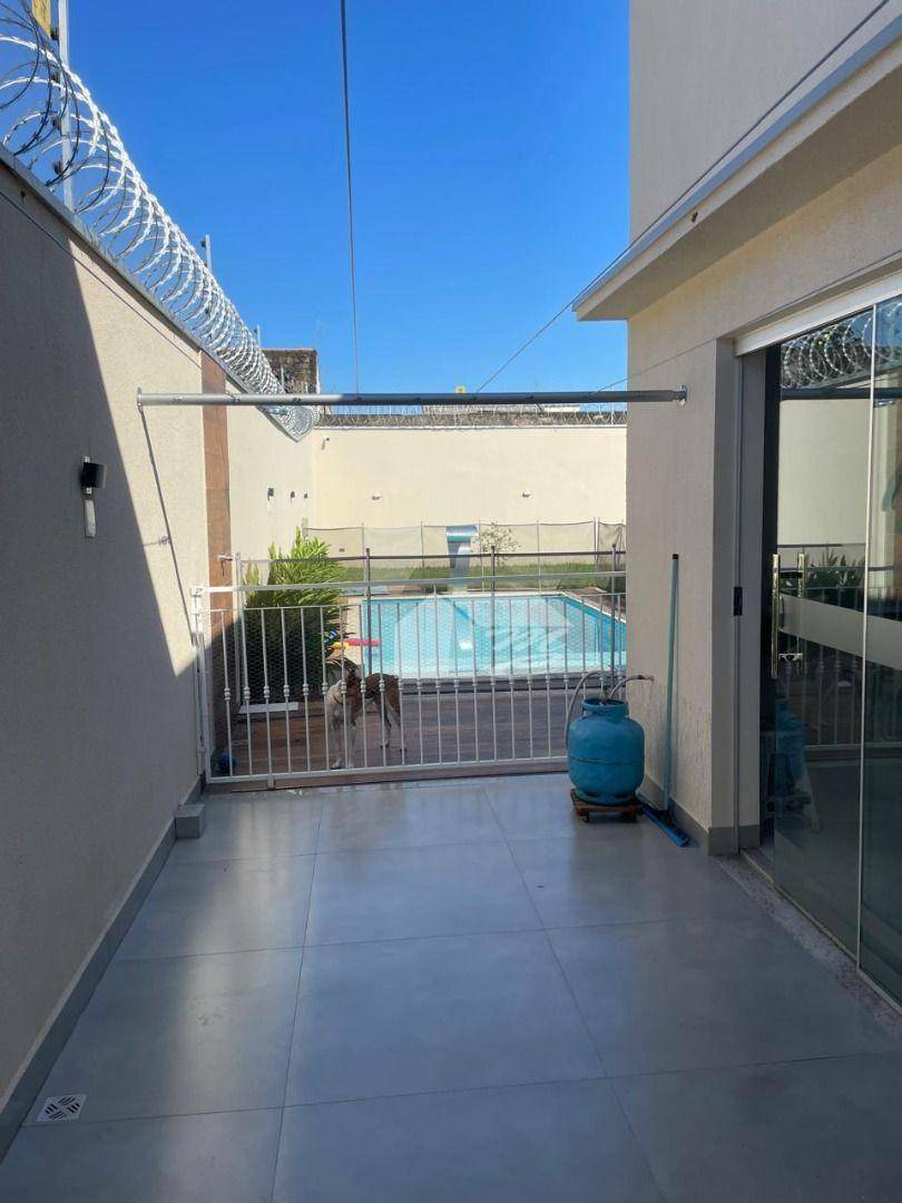 Casa à venda com 4 quartos, 250m² - Foto 43