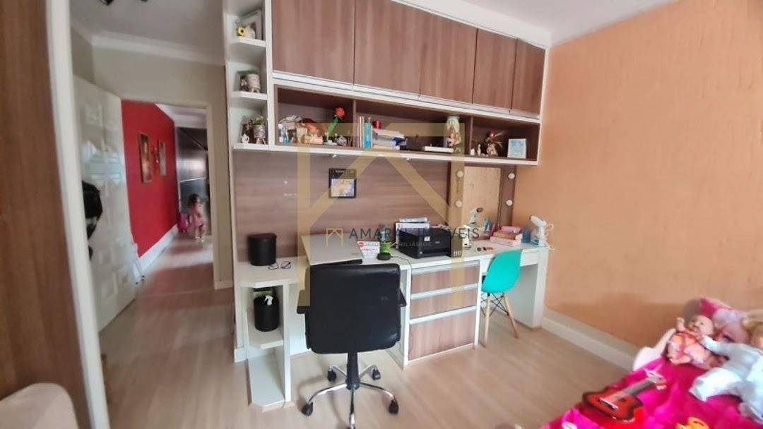 Casa à venda com 3 quartos, 174m² - Foto 8