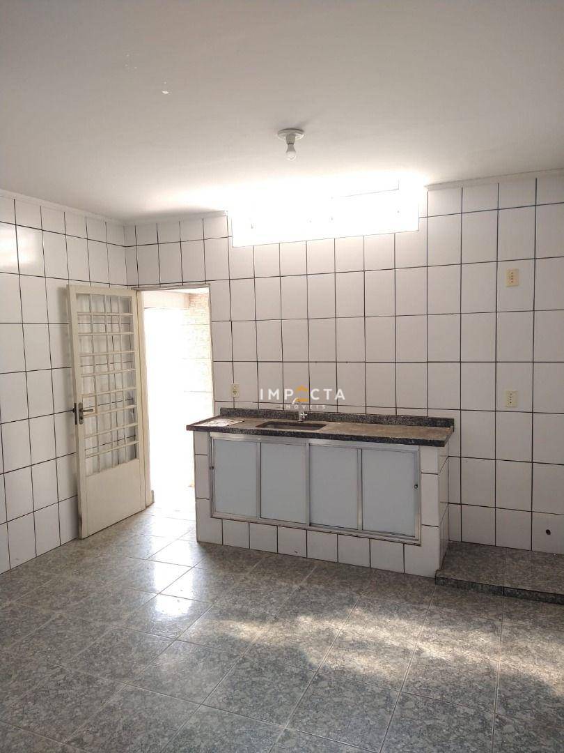 Casa à venda com 2 quartos, 122m² - Foto 11