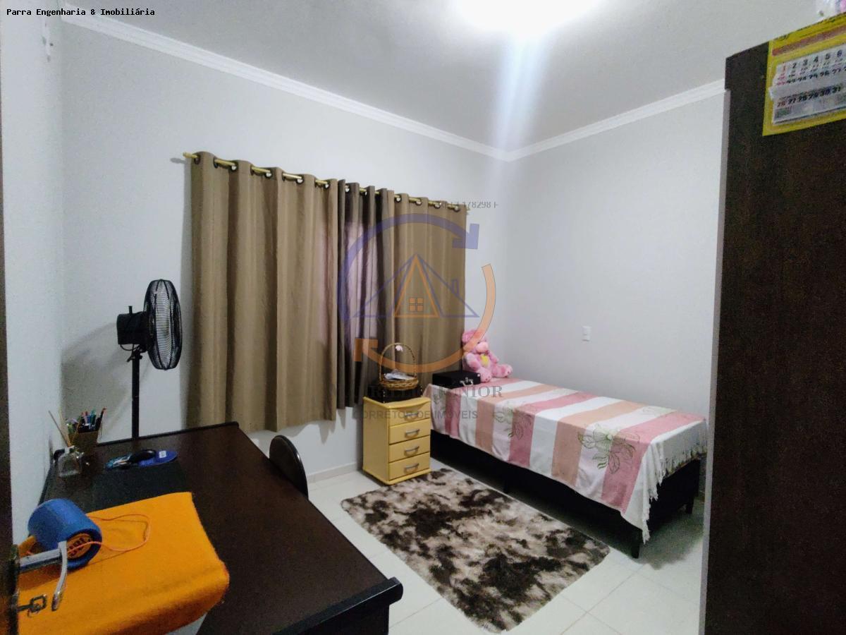 Casa à venda com 3 quartos, 200m² - Foto 17