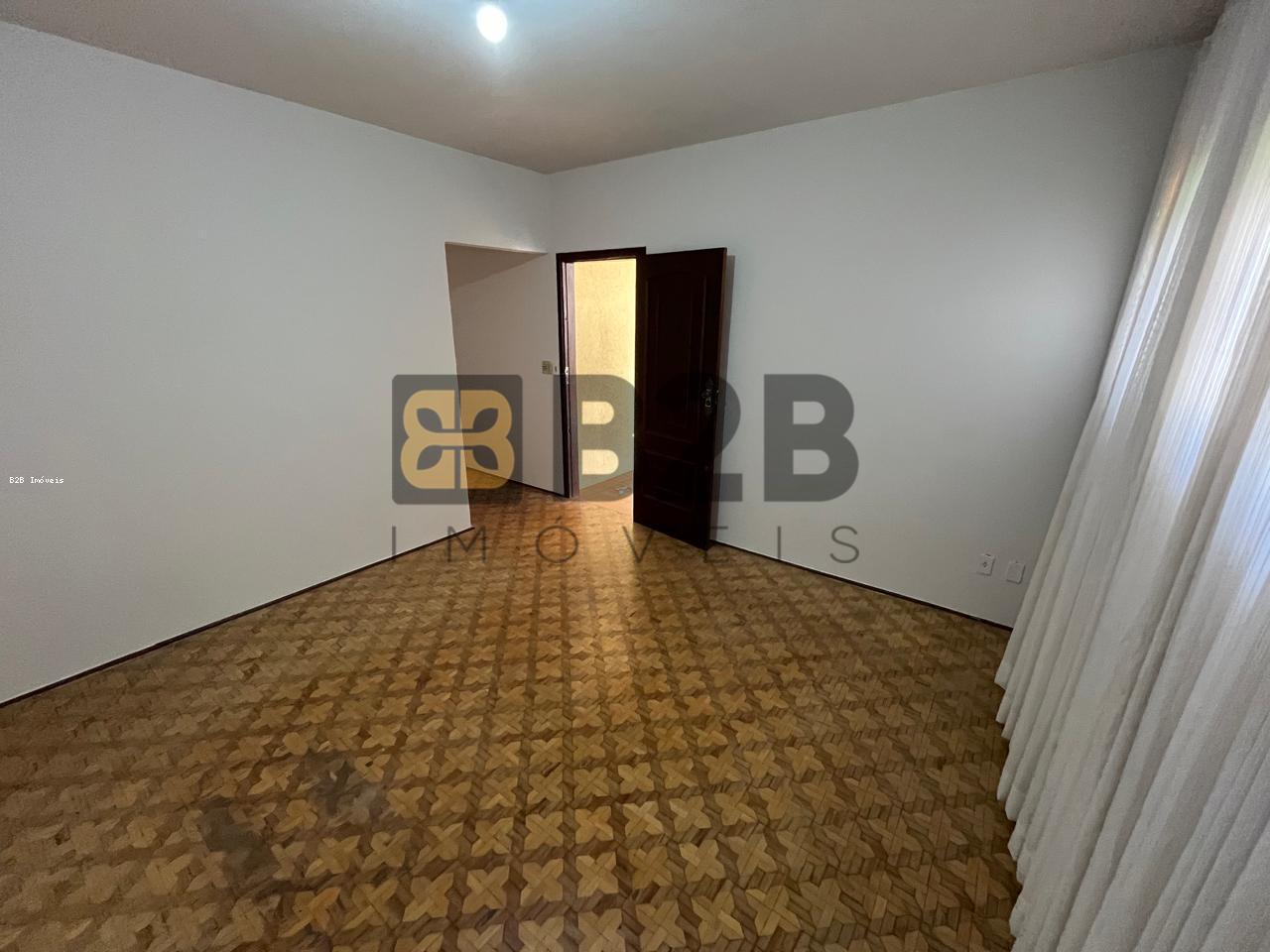 Casa à venda com 3 quartos, 169m² - Foto 14