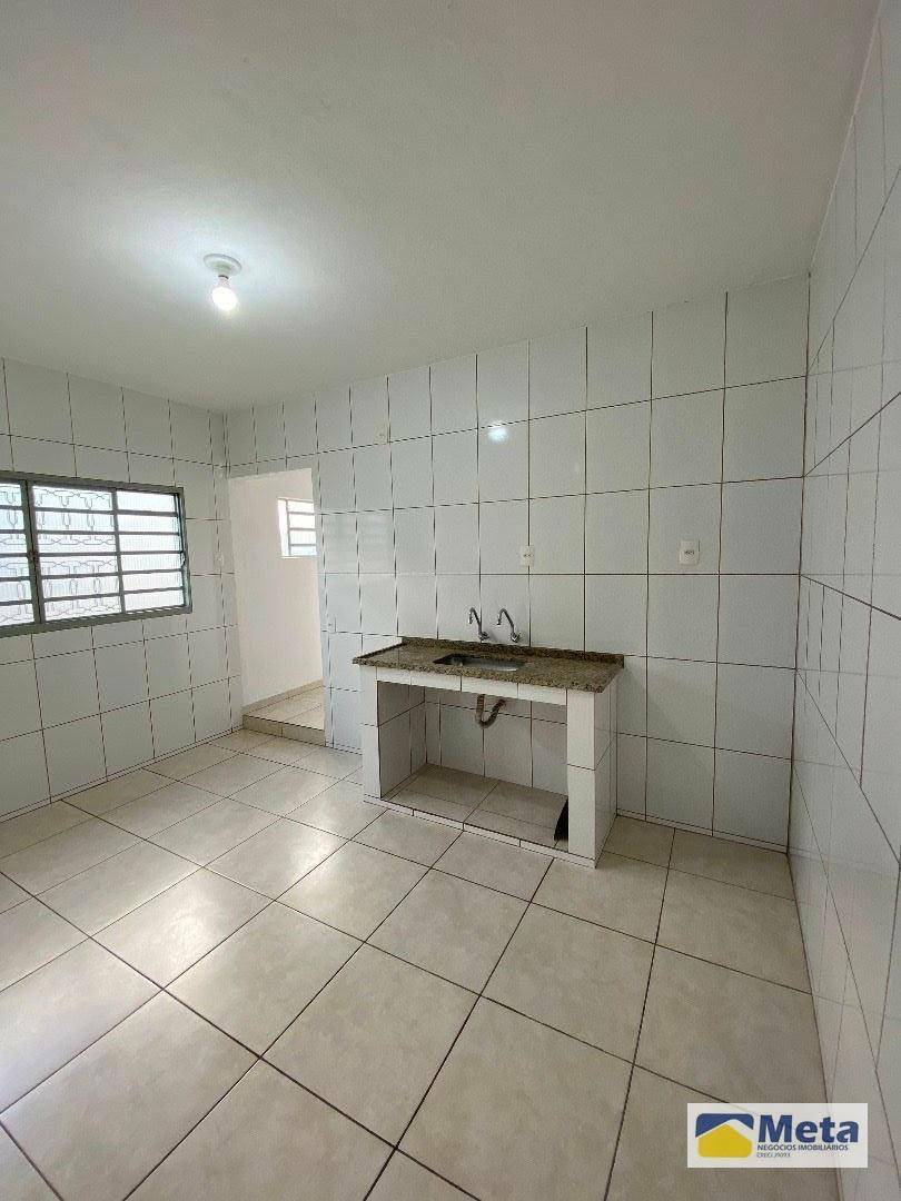 Casa para alugar com 2 quartos, 90m² - Foto 14