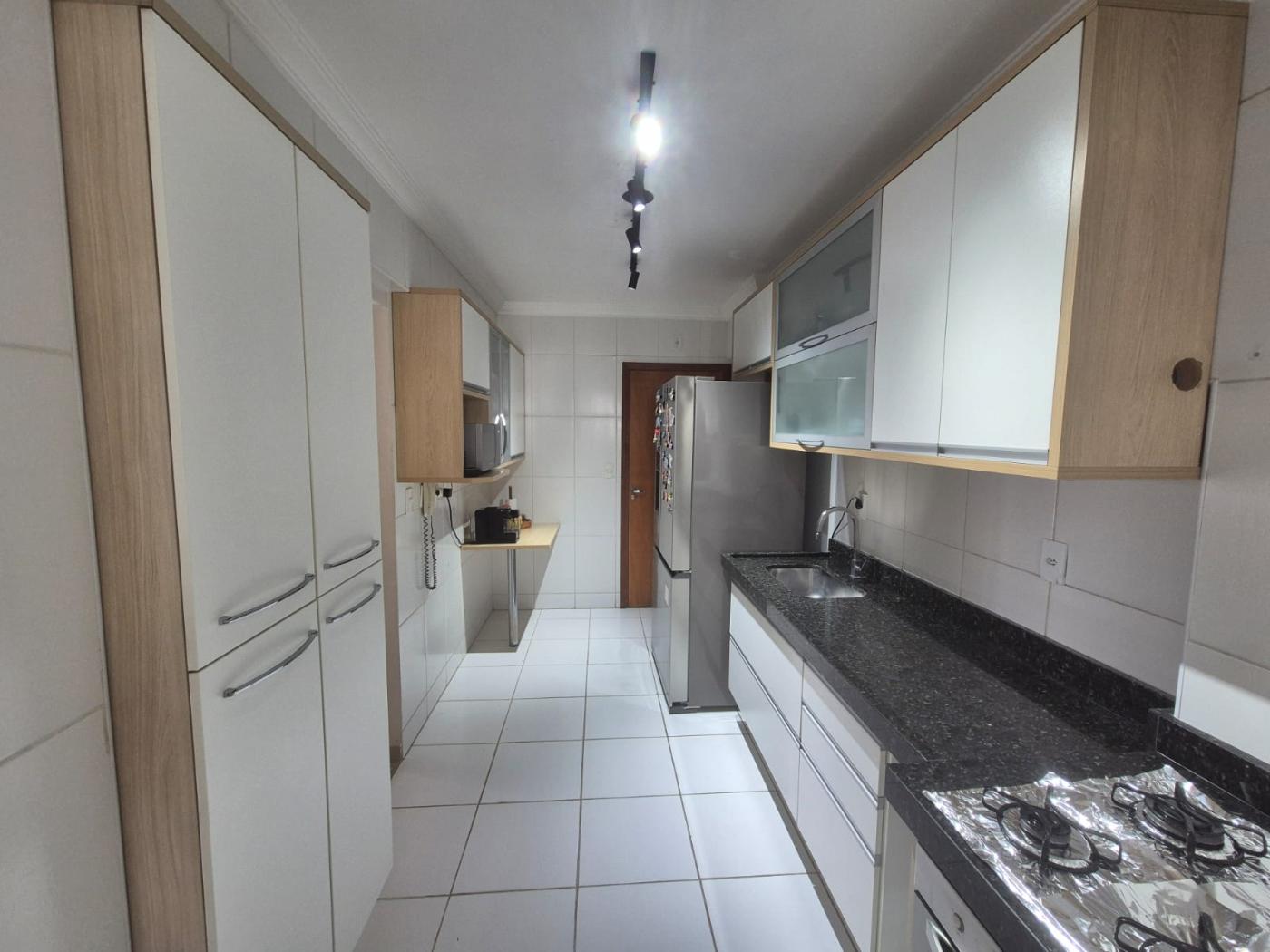 Apartamento à venda com 3 quartos, 96m² - Foto 2