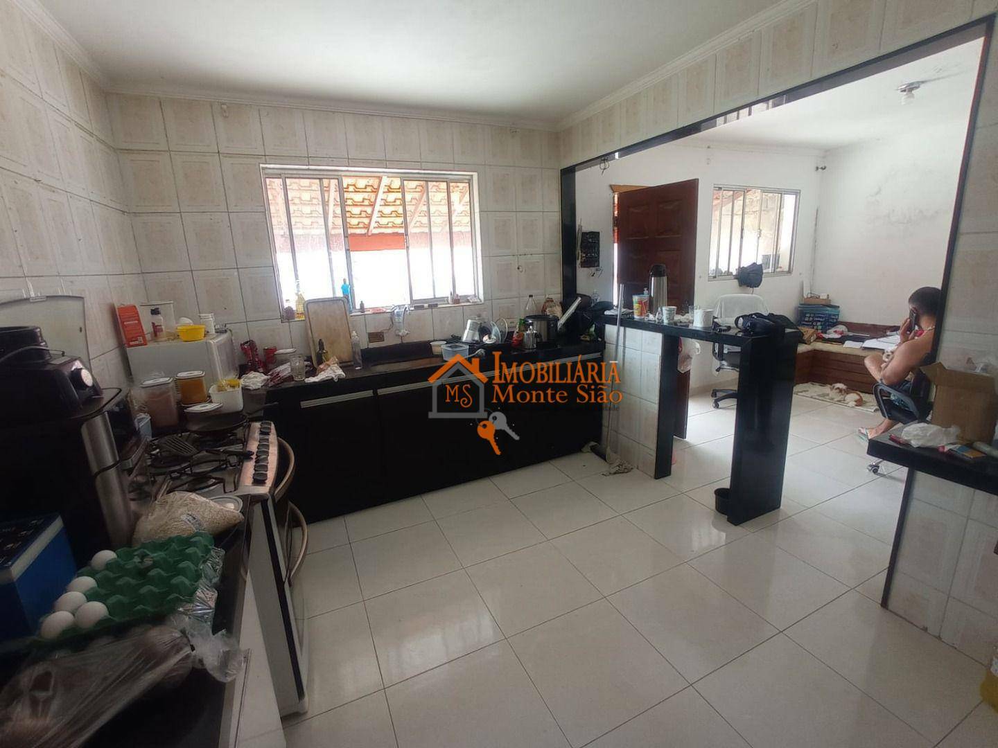 Casa à venda com 3 quartos, 240M2 - Foto 1