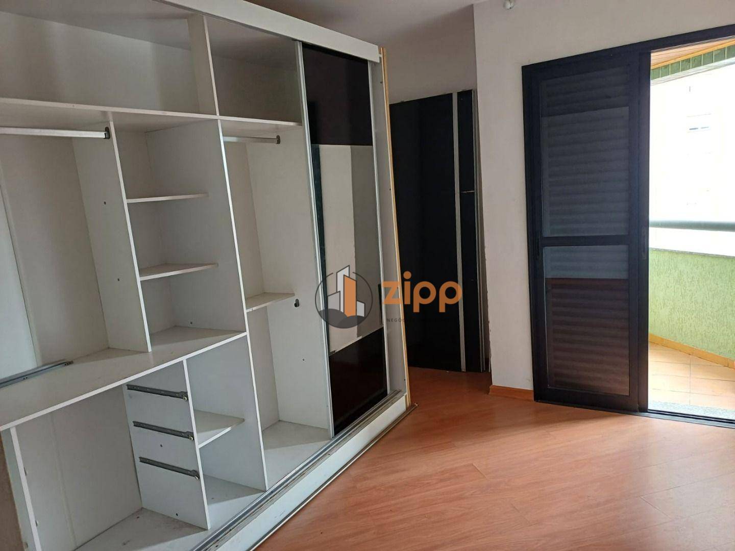 Apartamento à venda com 3 quartos, 103m² - Foto 2