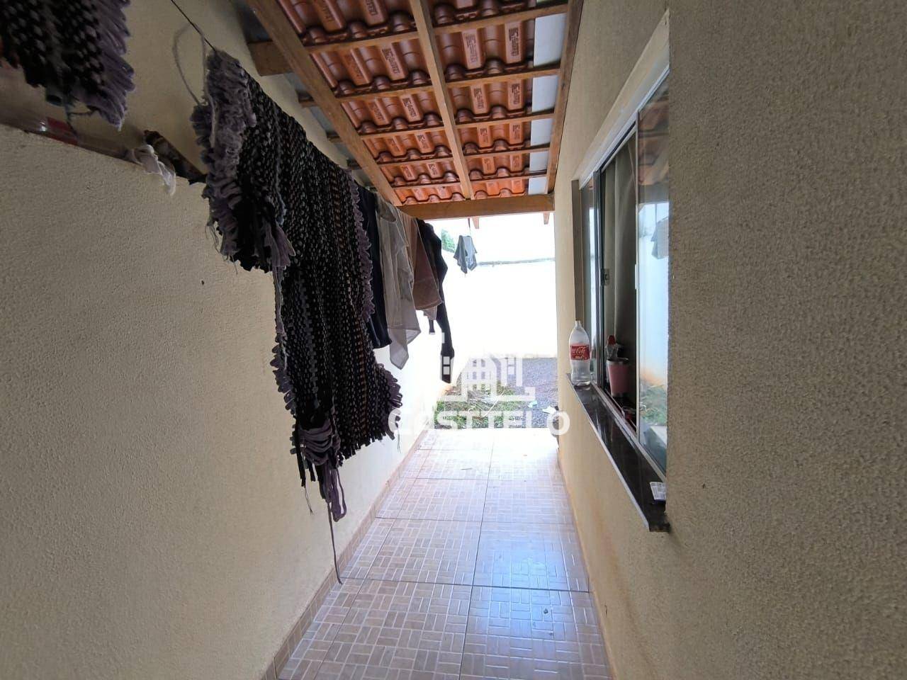 Casa à venda com 2 quartos, 100m² - Foto 3