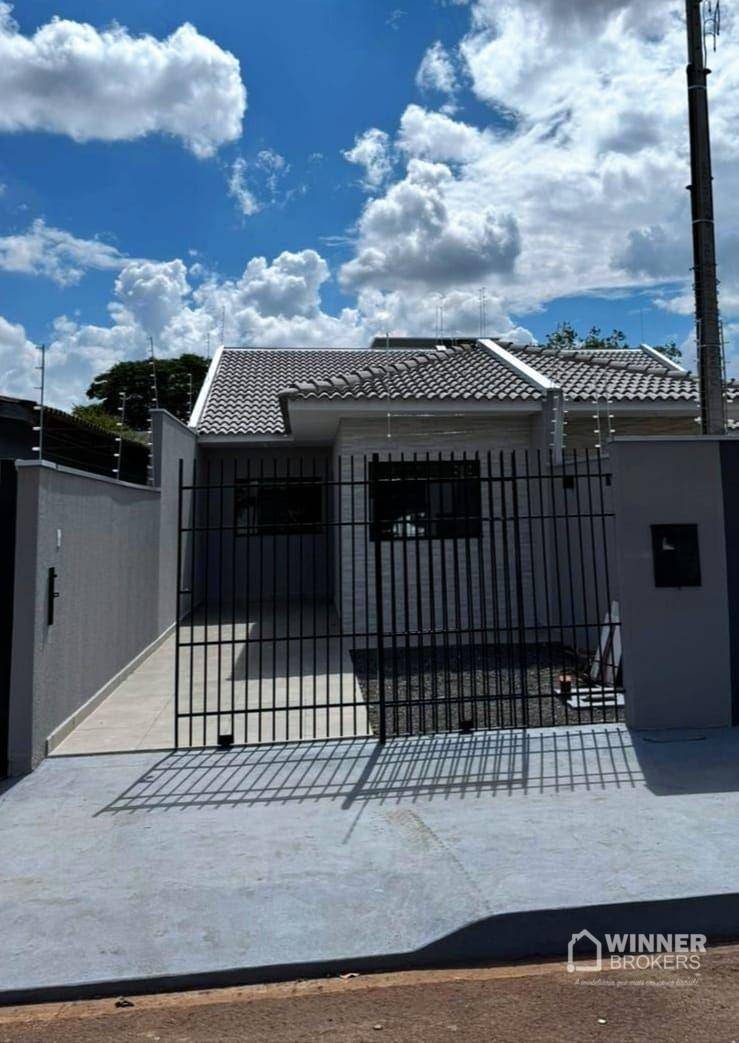 Casa à venda com 3 quartos, 69m² - Foto 1