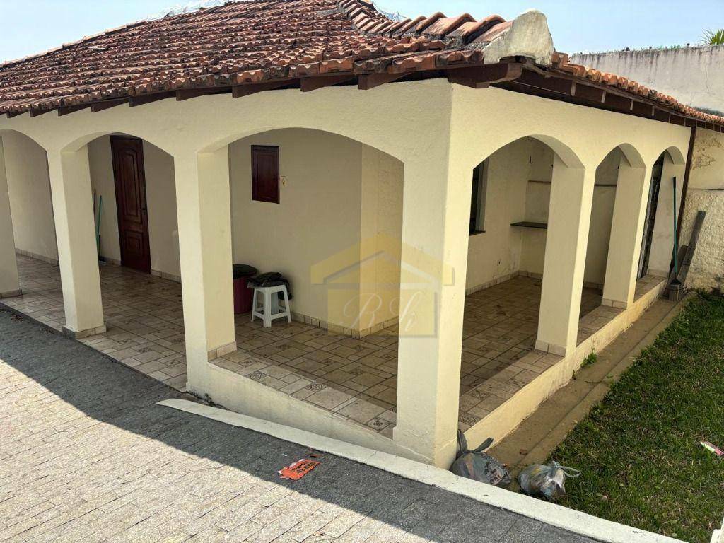 Casa para alugar com 2 quartos, 180m² - Foto 1