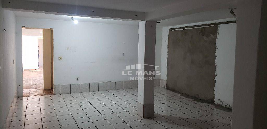 Casa à venda com 3 quartos, 240m² - Foto 28