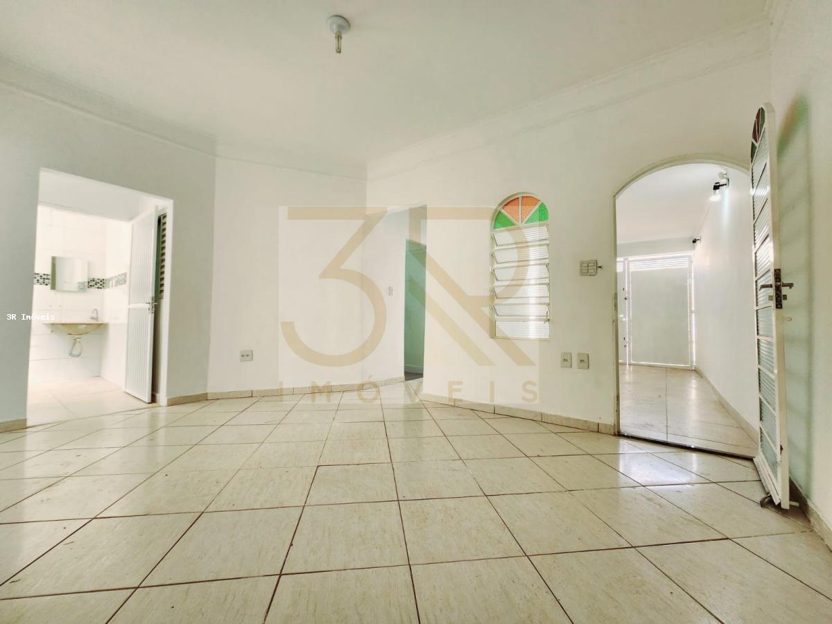 Casa à venda com 1 quarto, 85m² - Foto 1