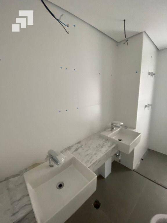 Apartamento à venda com 3 quartos, 122m² - Foto 11