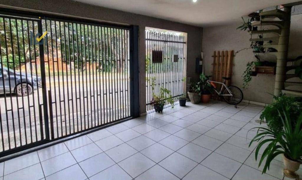 Casa à venda com 3 quartos, 129m² - Foto 13