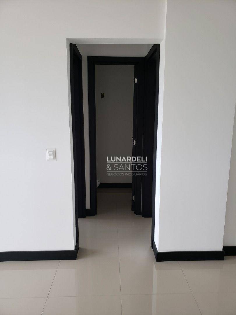 Apartamento à venda com 2 quartos, 70m² - Foto 17