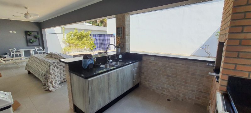 Casa à venda com 4 quartos, 220m² - Foto 10