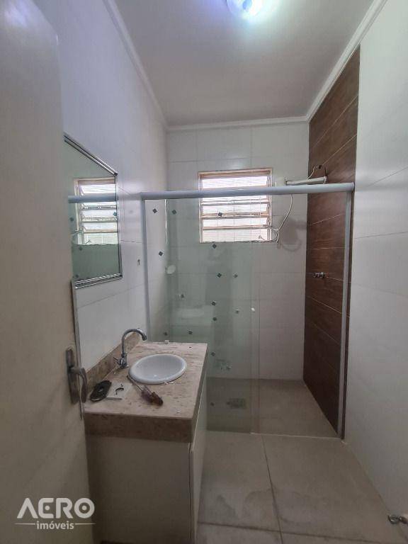 Casa à venda com 3 quartos, 380m² - Foto 14