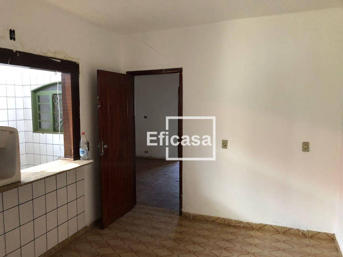 Casa à venda com 3 quartos, 270m² - Foto 2