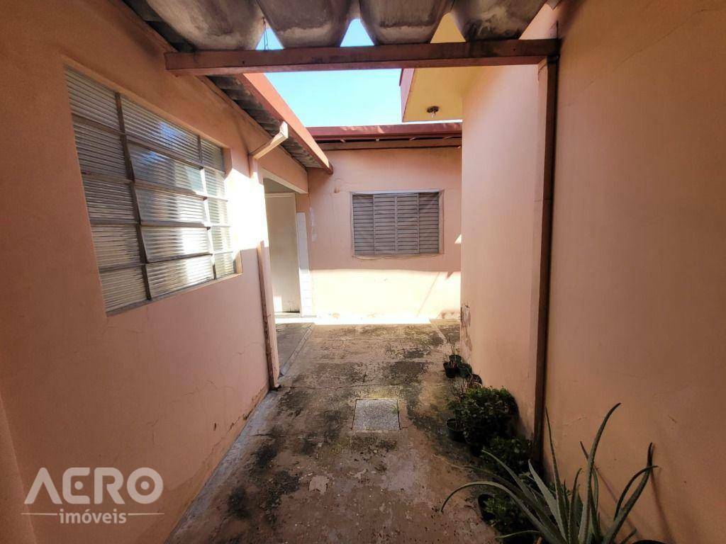 Casa à venda com 3 quartos, 208m² - Foto 22