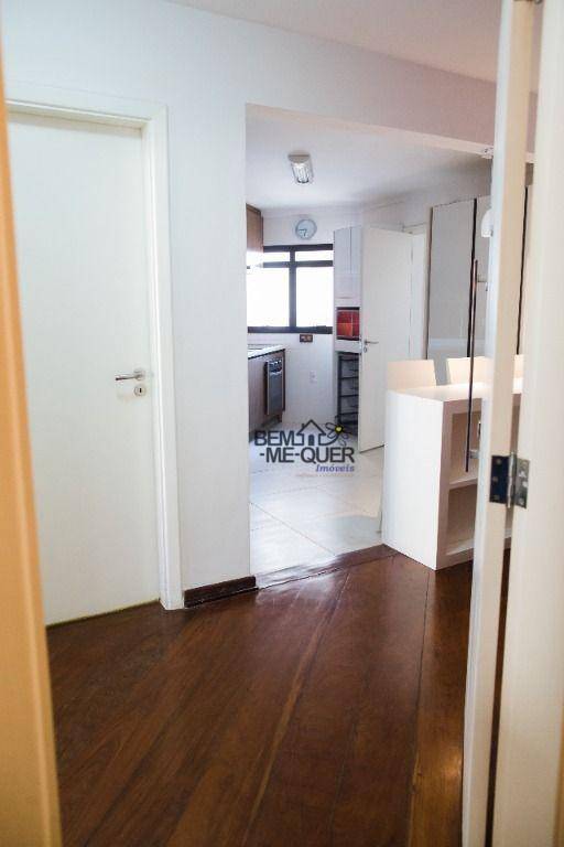 Apartamento à venda com 3 quartos, 154m² - Foto 17