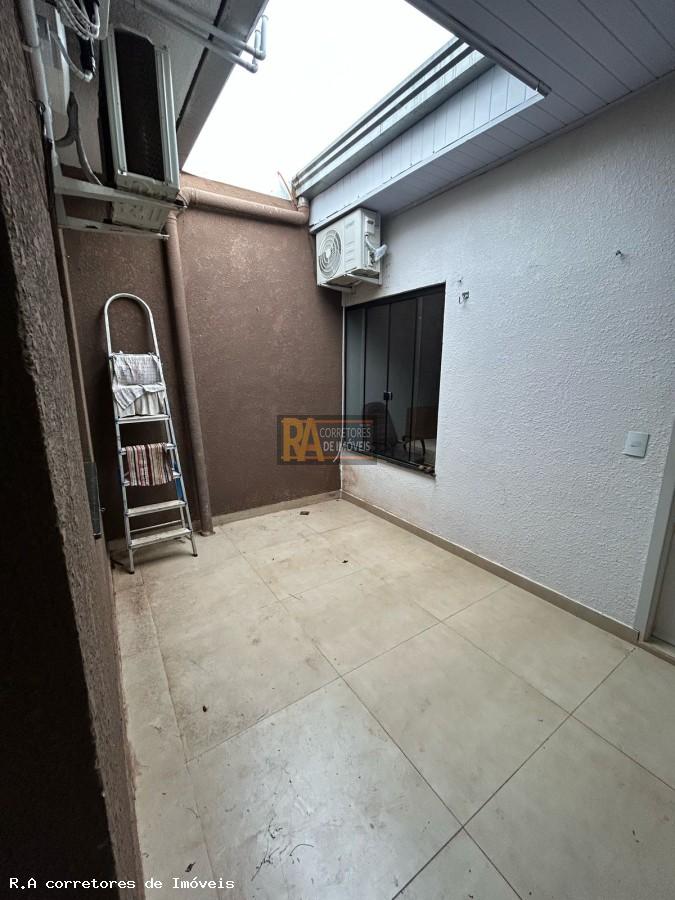 Casa à venda com 3 quartos, 121m² - Foto 23