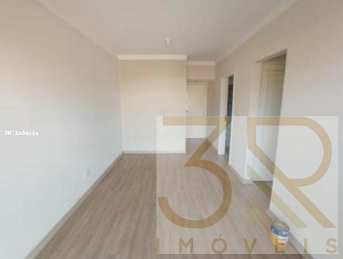 Apartamento à venda com 2 quartos, 45m² - Foto 2