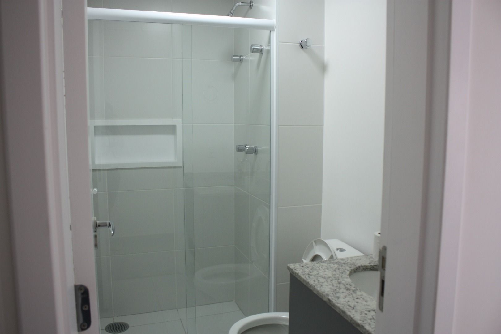 Apartamento para alugar com 2 quartos, 65m² - Foto 8