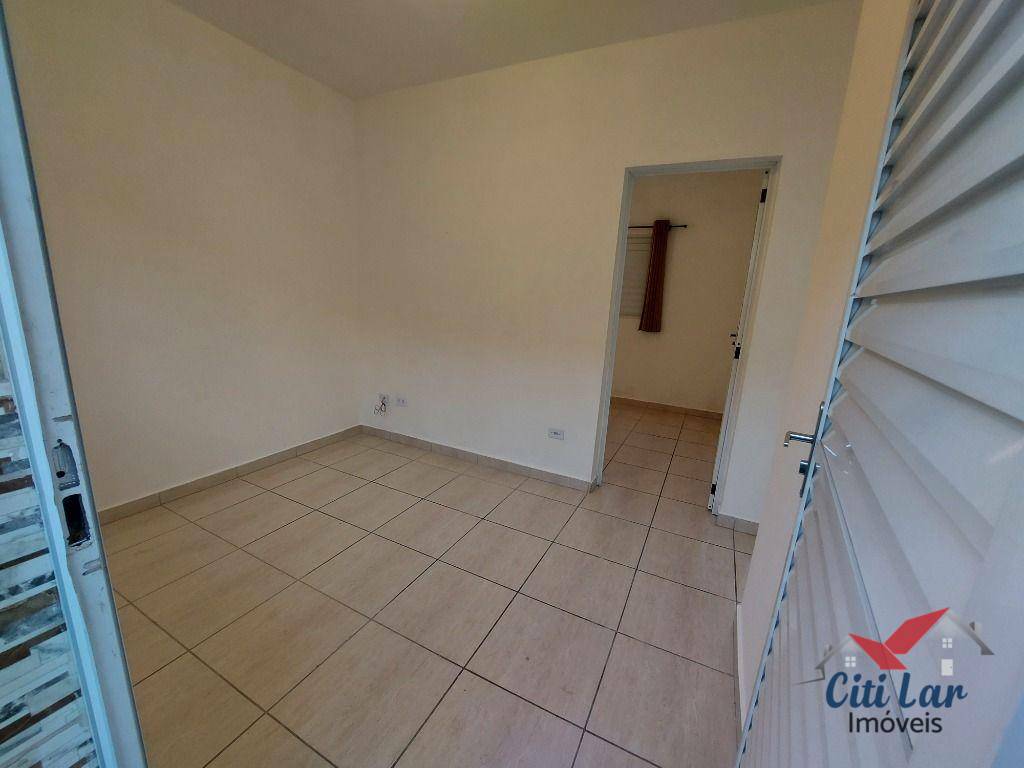 Casa para alugar com 1 quarto, 40m² - Foto 5