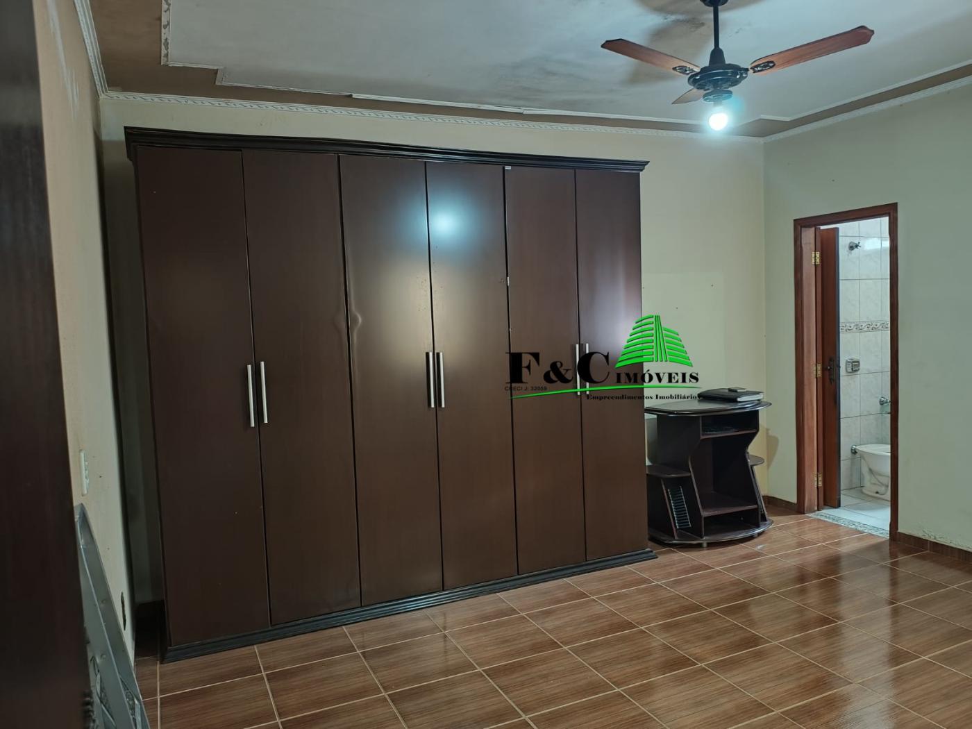 Casa à venda com 4 quartos, 378m² - Foto 9