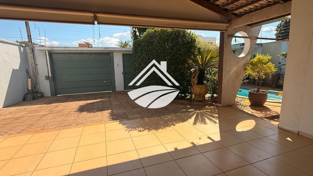 Casa à venda com 4 quartos, 372m² - Foto 29