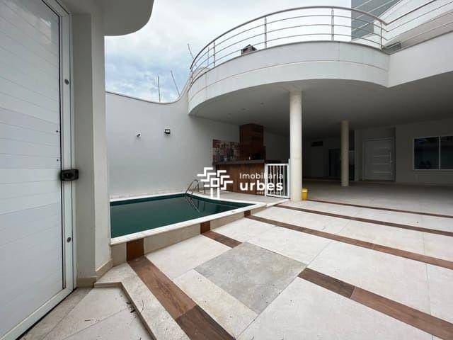 Casa à venda com 4 quartos, 301m² - Foto 2