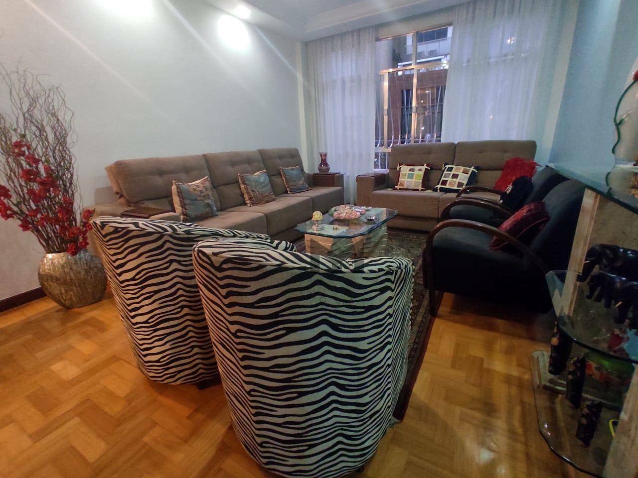 Apartamento à venda com 3 quartos, 130m² - Foto 1