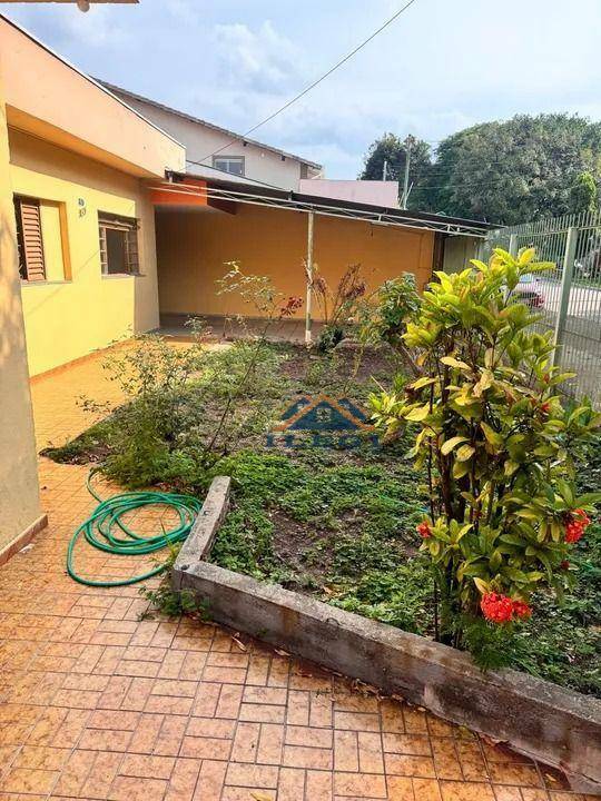 Casa à venda e aluguel com 5 quartos, 300m² - Foto 4