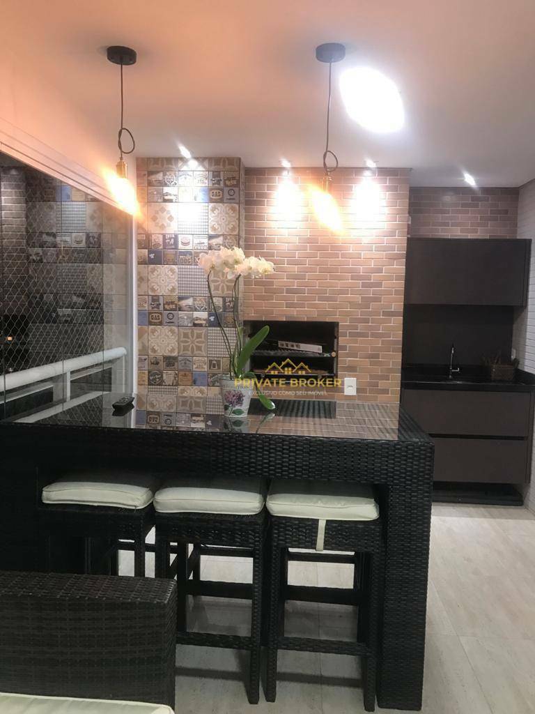 Apartamento à venda com 3 quartos, 194m² - Foto 2