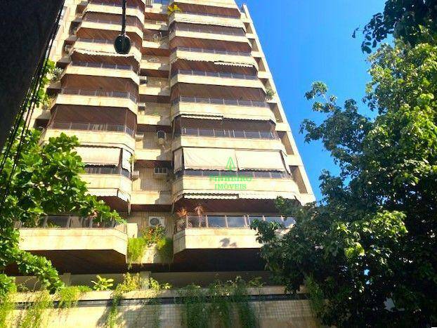 Apartamento à venda com 3 quartos, 210m² - Foto 1