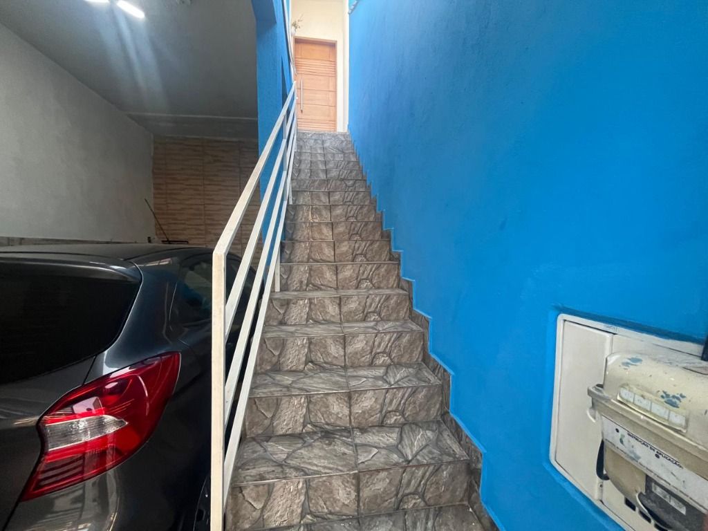 Sobrado à venda com 3 quartos, 200m² - Foto 4