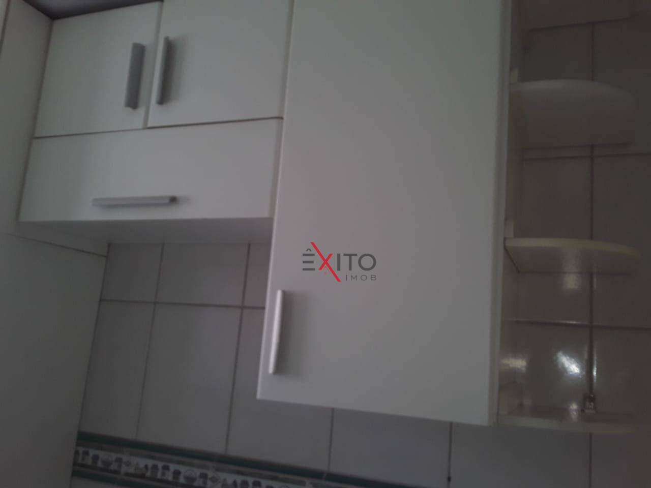 Apartamento à venda com 3 quartos, 65m² - Foto 2