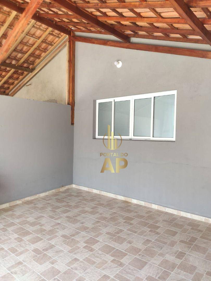 Casa à venda com 2 quartos, 103m² - Foto 2