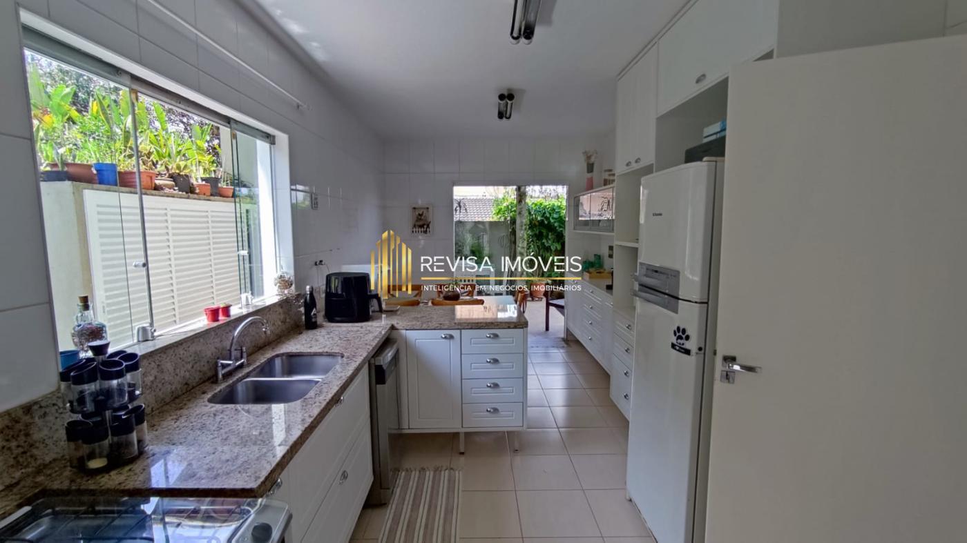 Casa para alugar com 4 quartos, 230m² - Foto 7