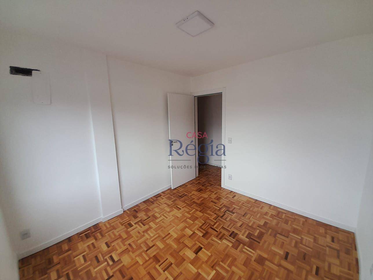 Apartamento à venda com 3 quartos, 130m² - Foto 13