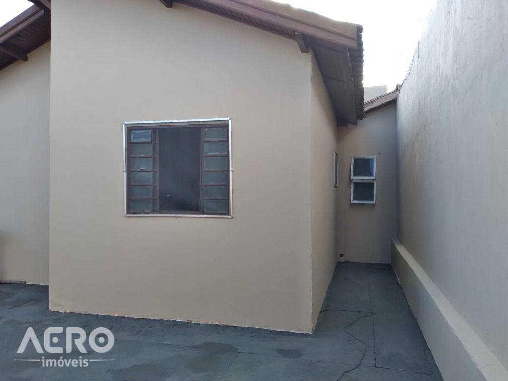 Casa à venda com 3 quartos, 106m² - Foto 4