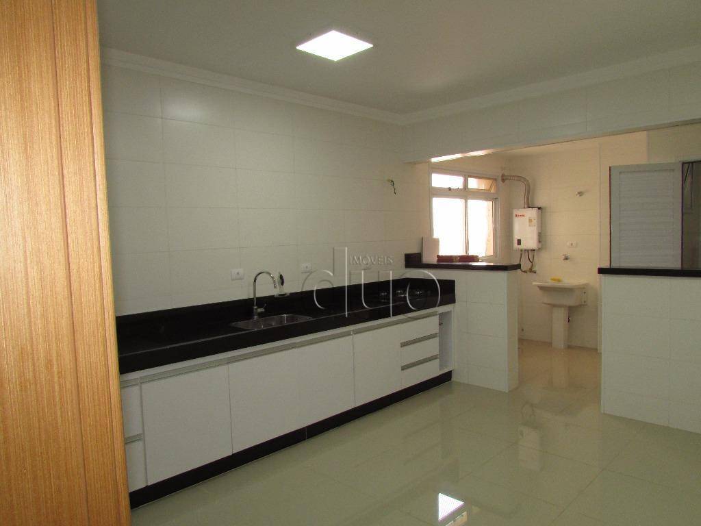 Apartamento à venda com 3 quartos, 128m² - Foto 2