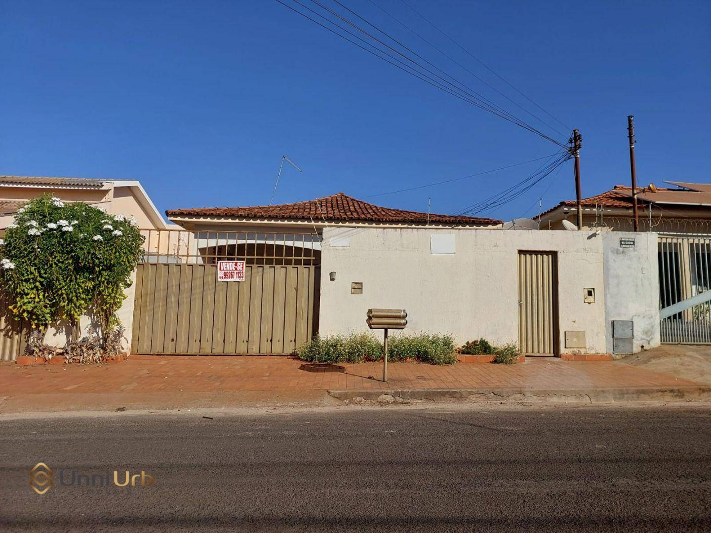 Casa, 4 quartos, 135 m² - Foto 1