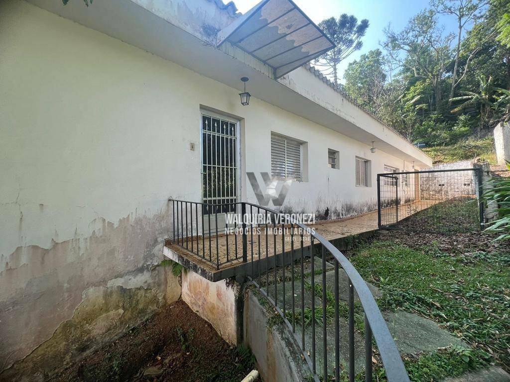 Casa à venda com 6 quartos, 329m² - Foto 21