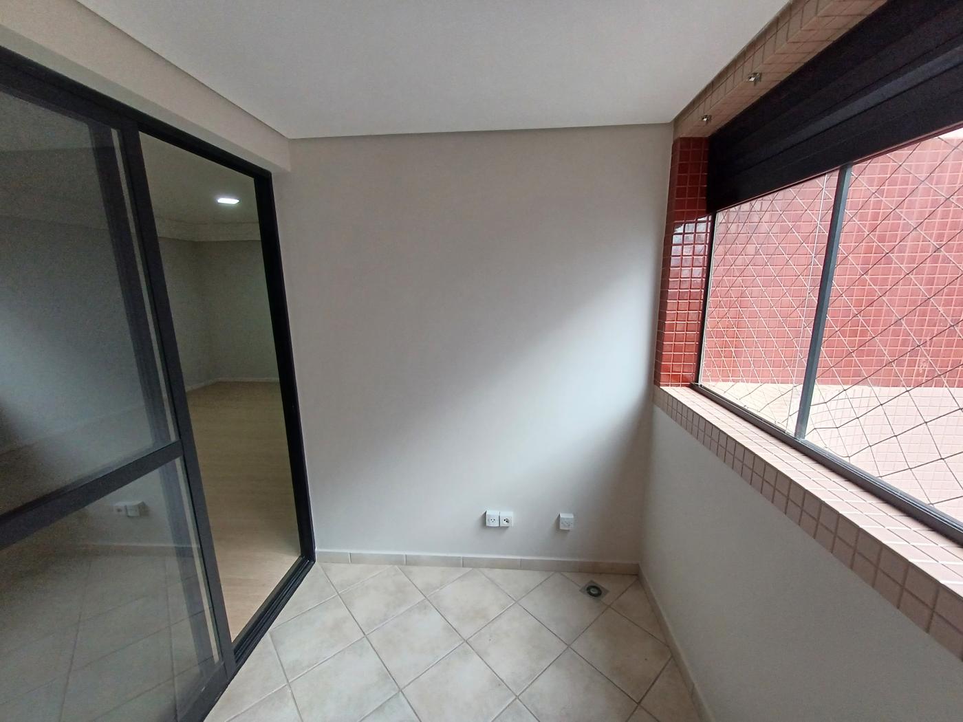 Apartamento para alugar com 3 quartos, 133m² - Foto 8