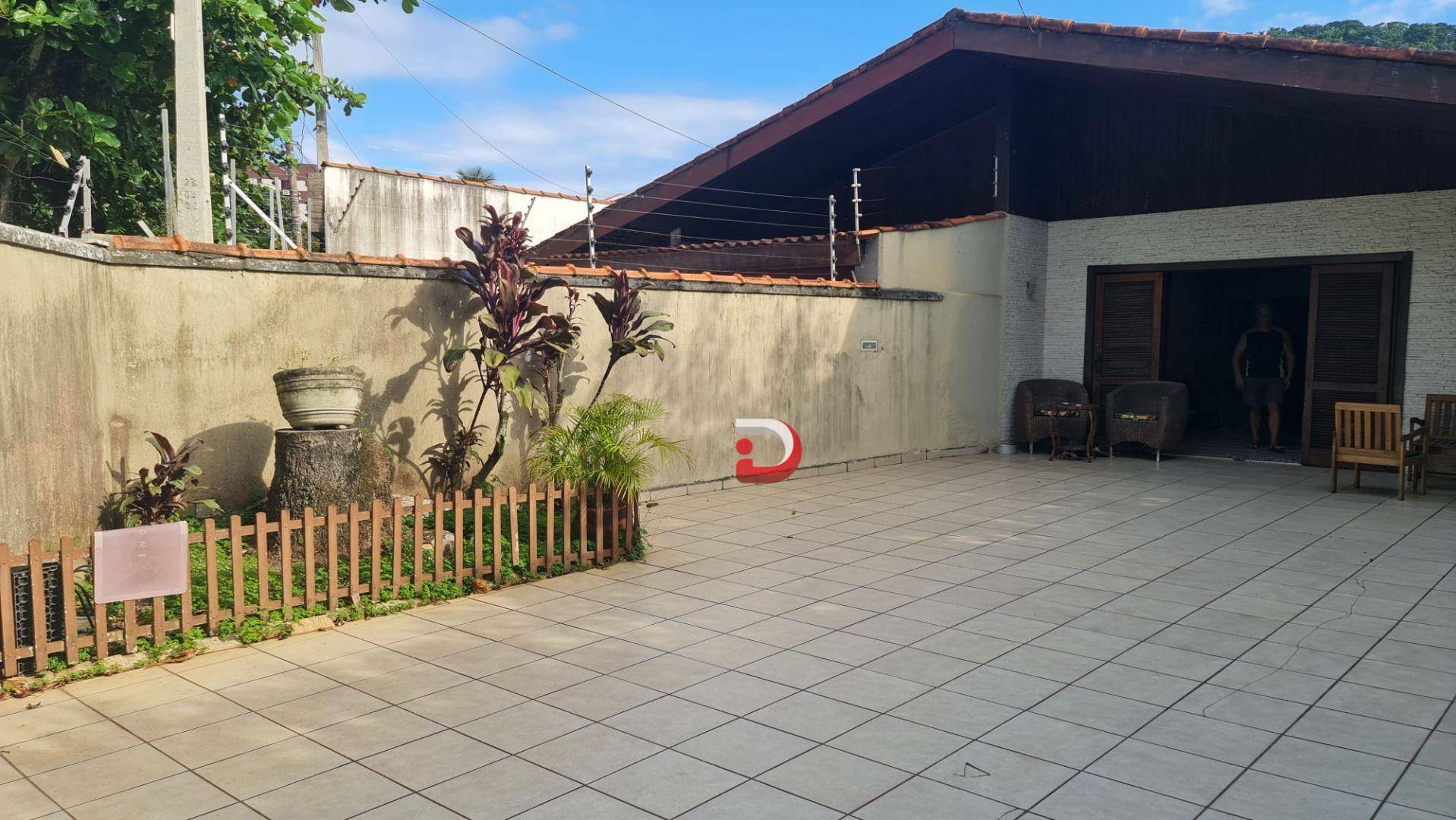 Casa à venda com 3 quartos, 168m² - Foto 2